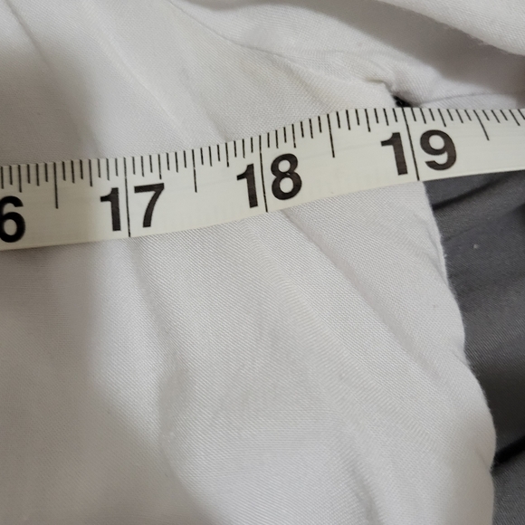 Kendall & Kylie Crop Crochet Bell Sleeve White Top Size Small 100% Rayon - Picture 5 of 7